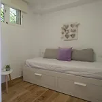 Encantador Con Terraza Cerca De La Playa - Es-325-29 *
